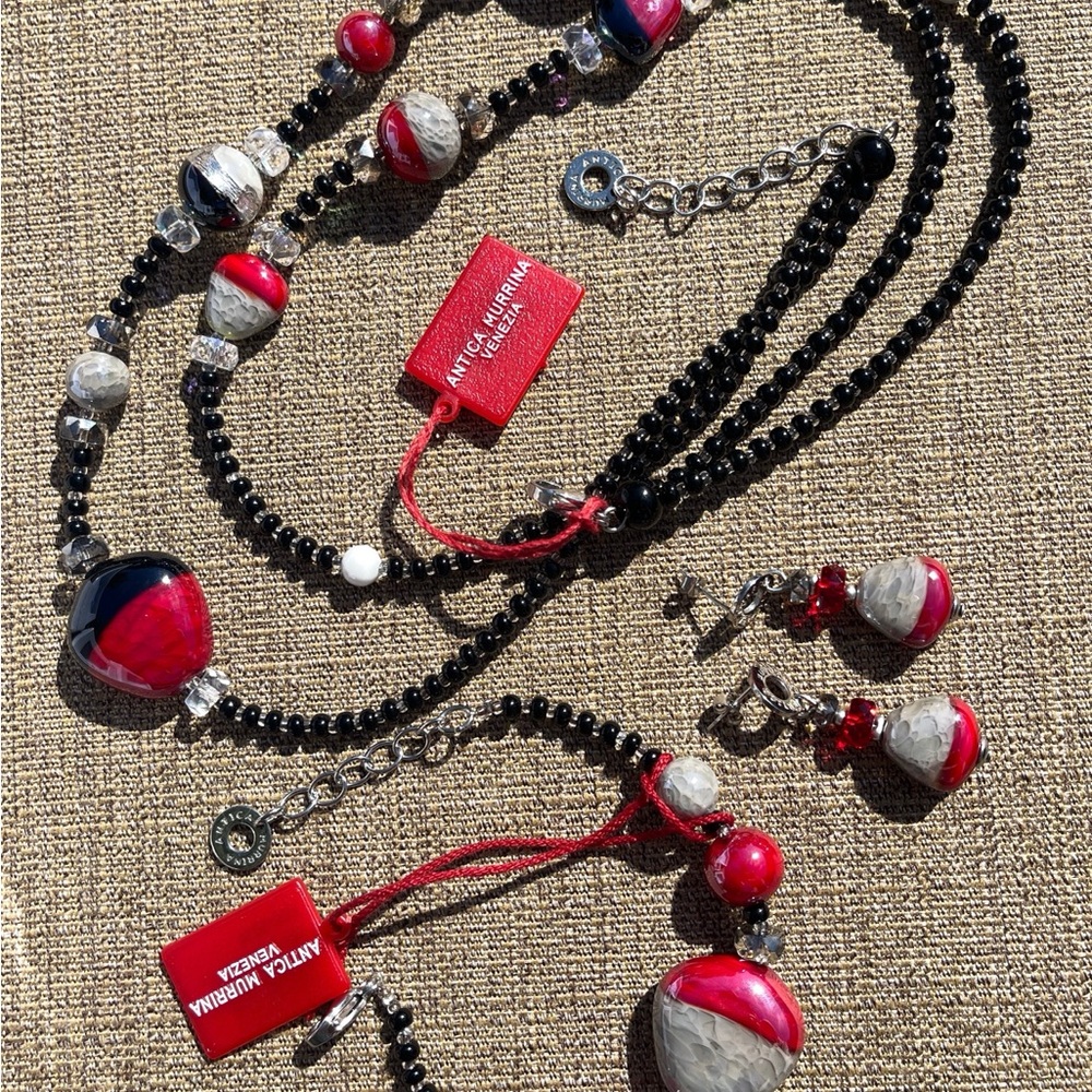 Antica murrina Venezia red grey and black 3 piece jewelry set.